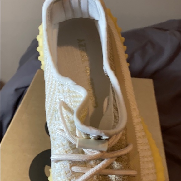 Yeezy 350 Natural - Picture 2 of 3